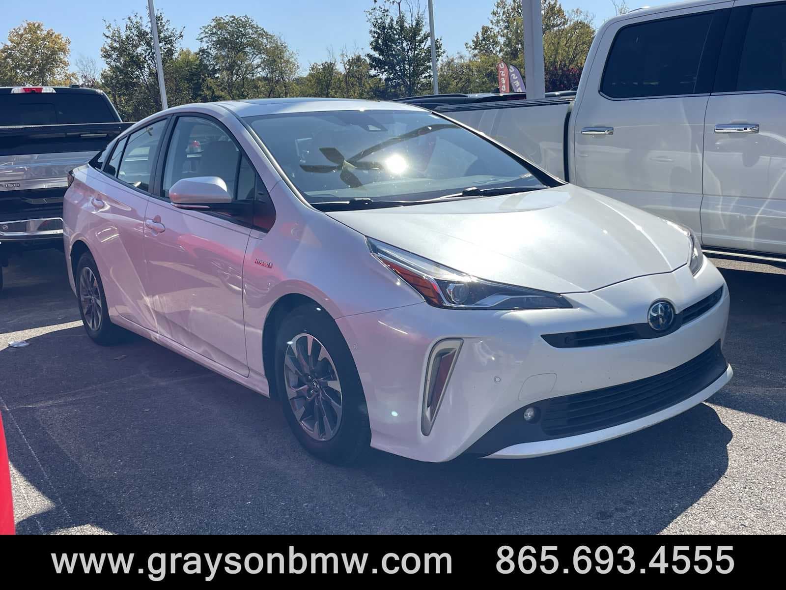 2022 Toyota Prius Limited — photo 1 of 12
