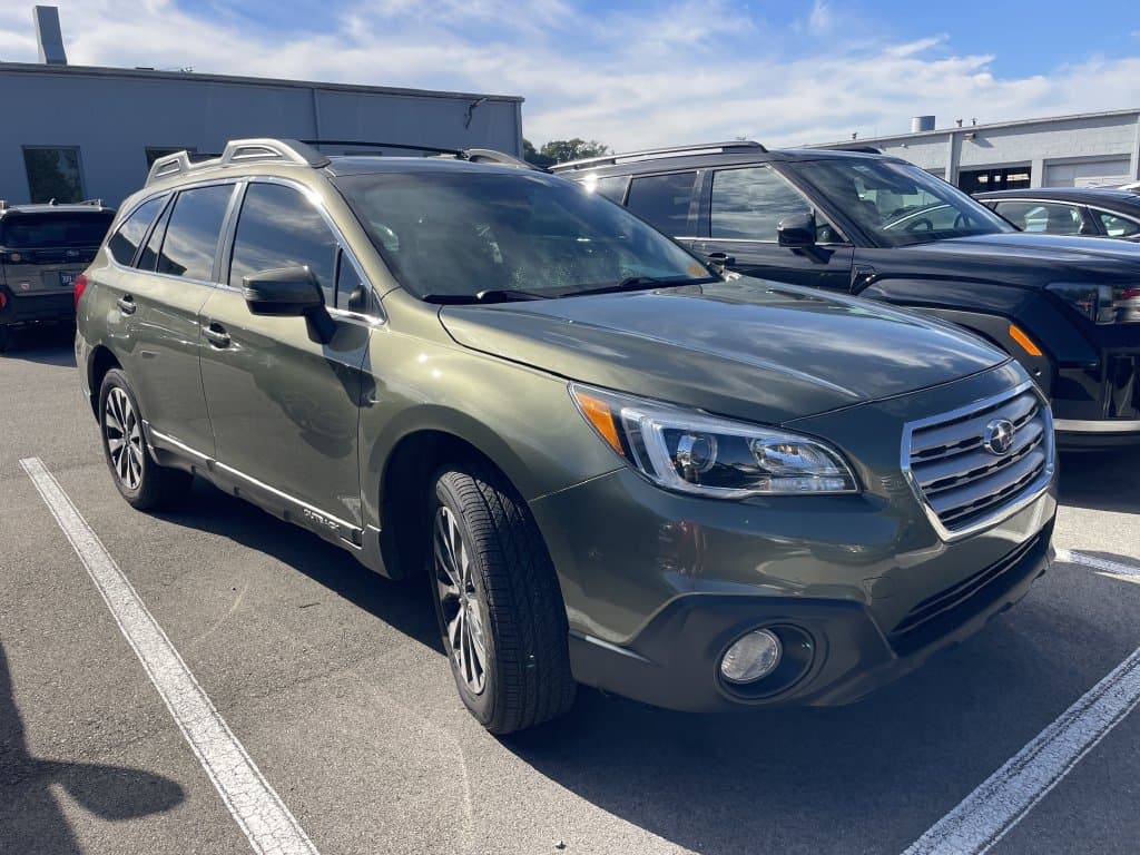 2017 Subaru Outback Base — photo 1 of 12