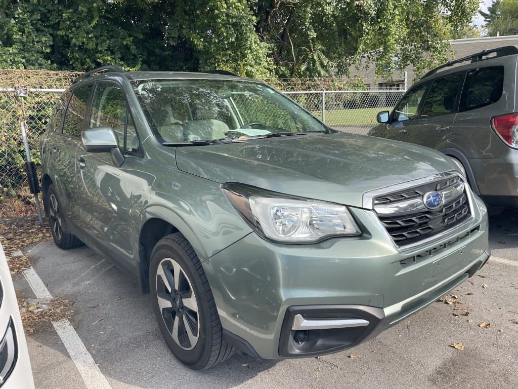 2017 Subaru Forester Base — photo 1 of 12