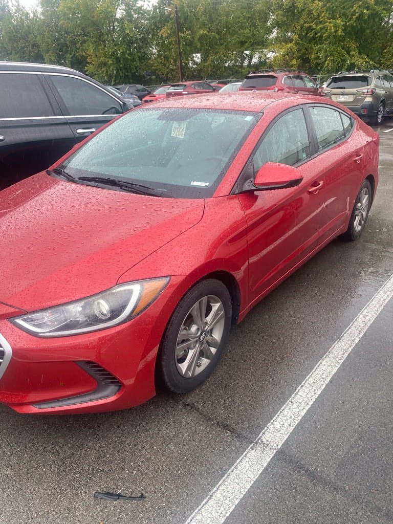 2017 Hyundai Elantra SE — photo 1 of 4