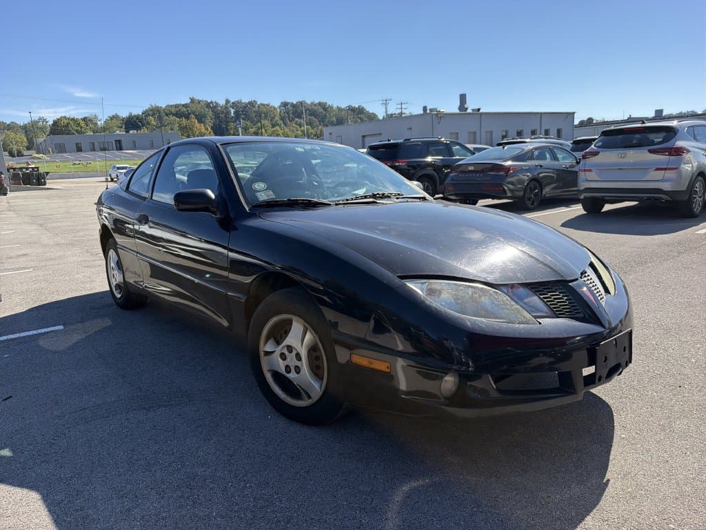 2005 Pontiac Sunfire Base — photo 1 of 10