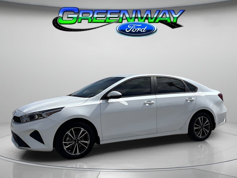 2023 Kia Forte LXS — photo 1 of 47