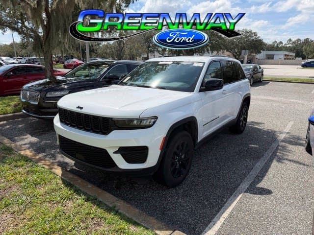 2025 Jeep Grand Cherokee Altitude — photo 1 of 23