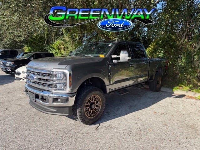 2024 Ford Super Duty F-250 SRW LARIAT — photo 1 of 26