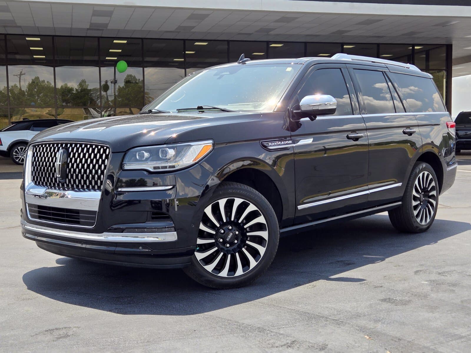 2024 Lincoln Navigator Black Label — photo 1 of 40