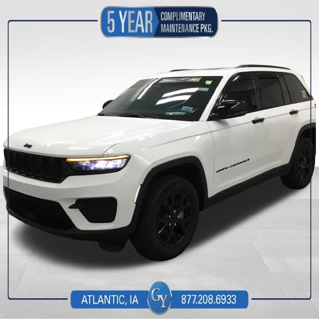 2025 Jeep Grand Cherokee Laredo — photo 1 of 38