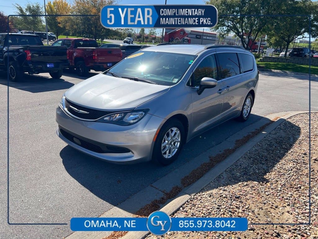 2021 Chrysler Voyager Base — photo 1 of 38