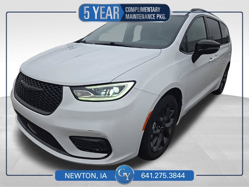 2025 Chrysler Pacifica Limited — photo 1 of 36