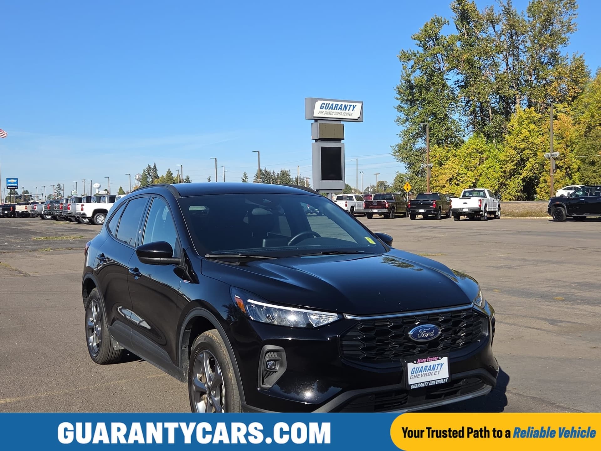 2025 Ford Escape ST-Line Select — photo 1 of 33