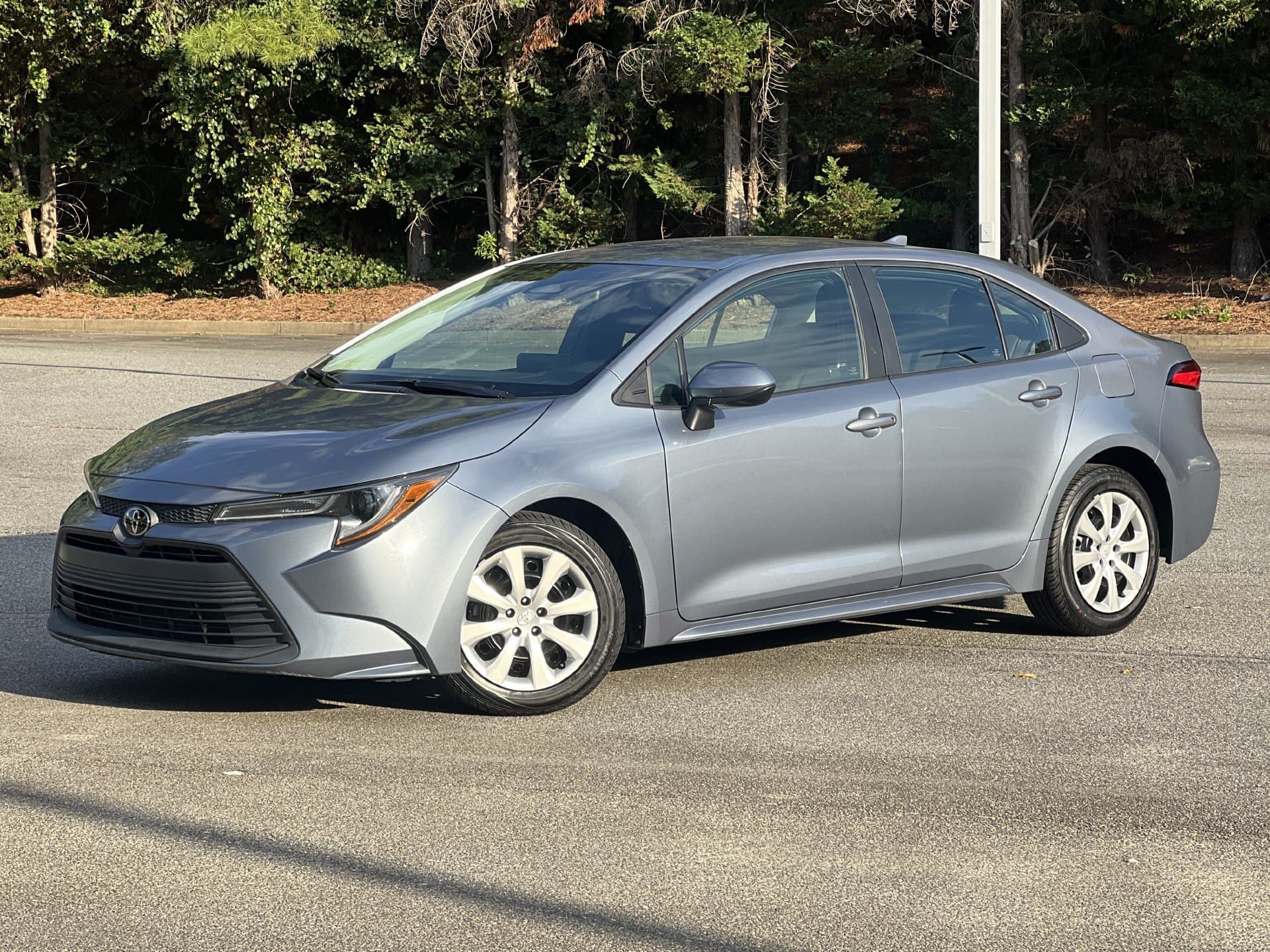 2024 Toyota Corolla LE — photo 1 of 3