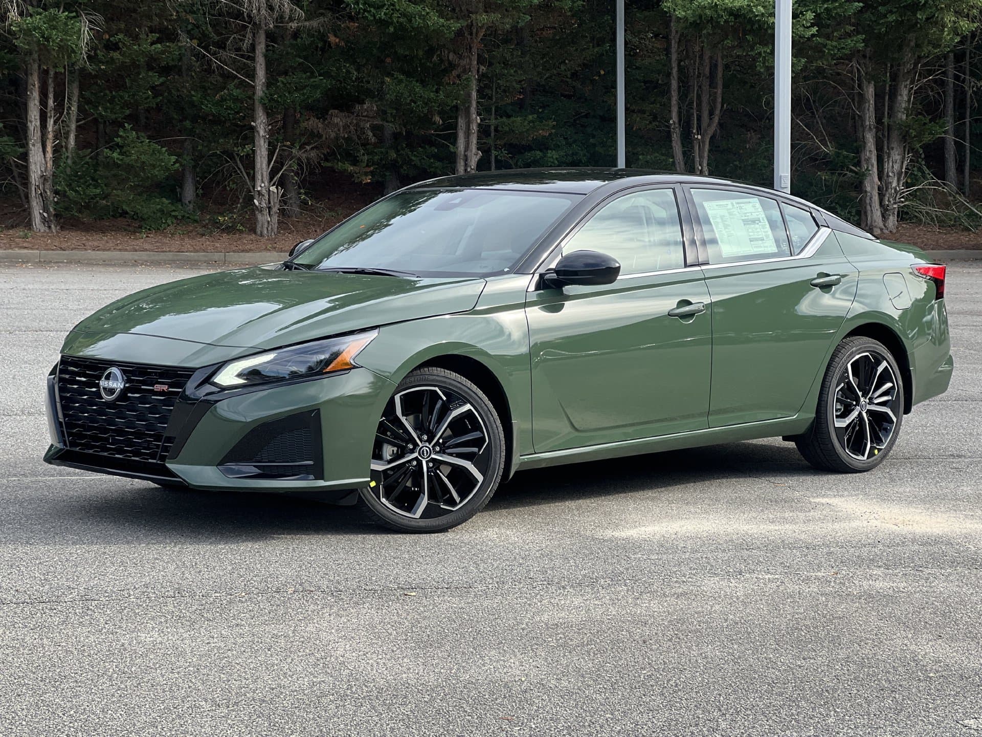 2026 Nissan Altima SR — photo 1 of 10