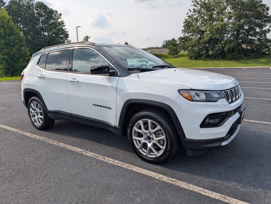 2025 Jeep Compass Limited — photo 1 of 25