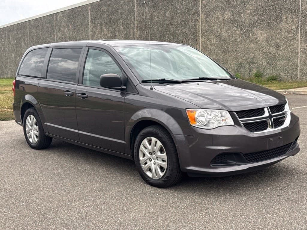 2020 Dodge Grand Caravan SE — photo 1 of 15