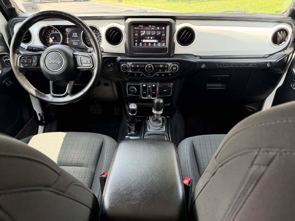 2021 Jeep Wrangler Unlimited Sport — photo 1 of 25