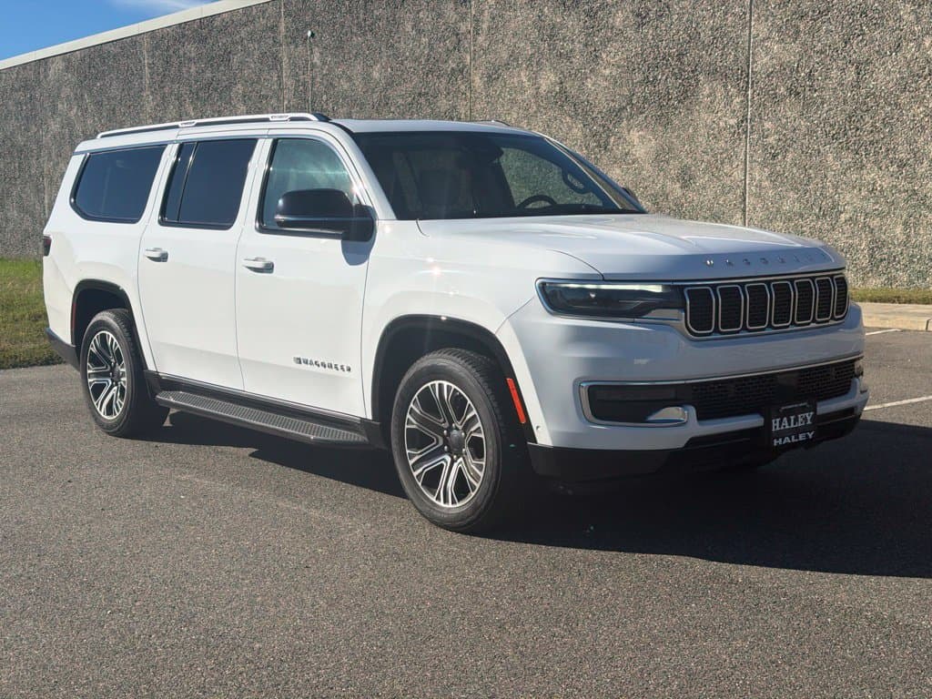 2024 Jeep Wagoneer L Base — photo 1 of 15