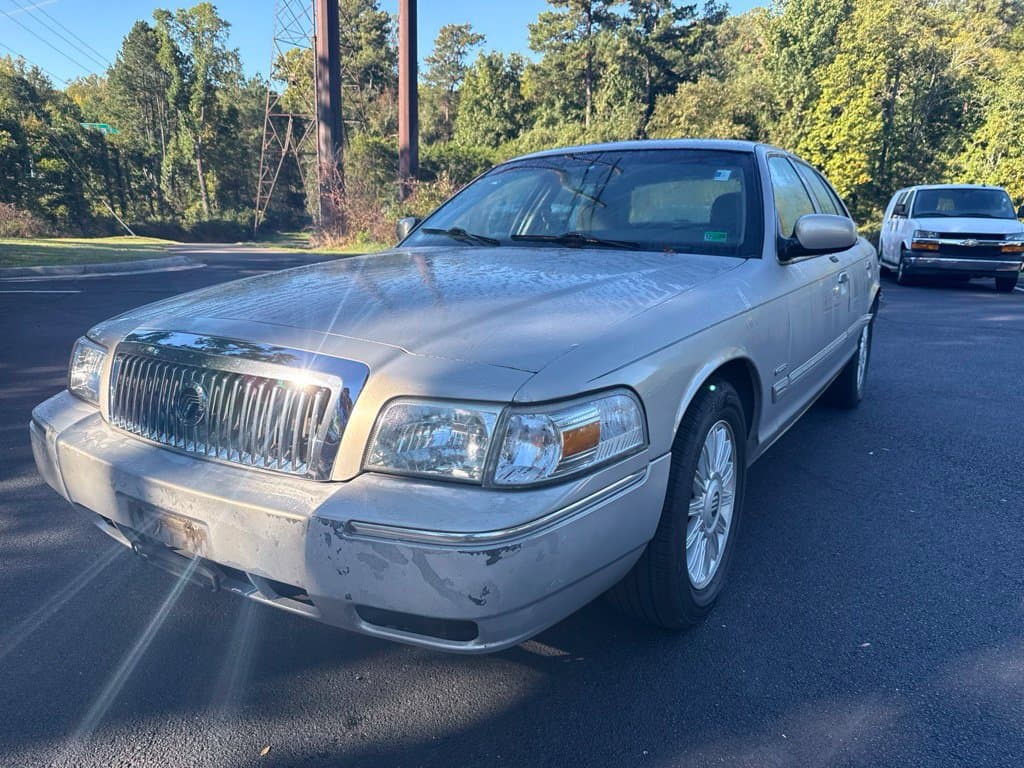 2010 Mercury Grand Marquis LS — photo 1 of 13