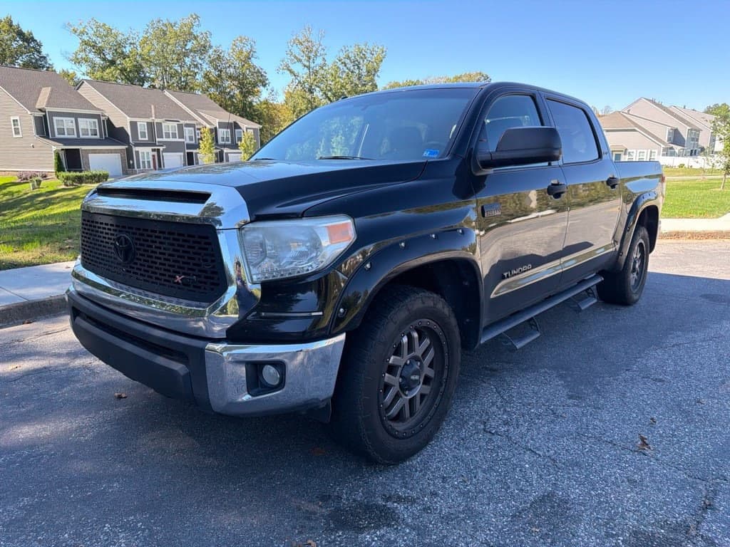 2017 Toyota Tundra 2WD SR5 — photo 1 of 15