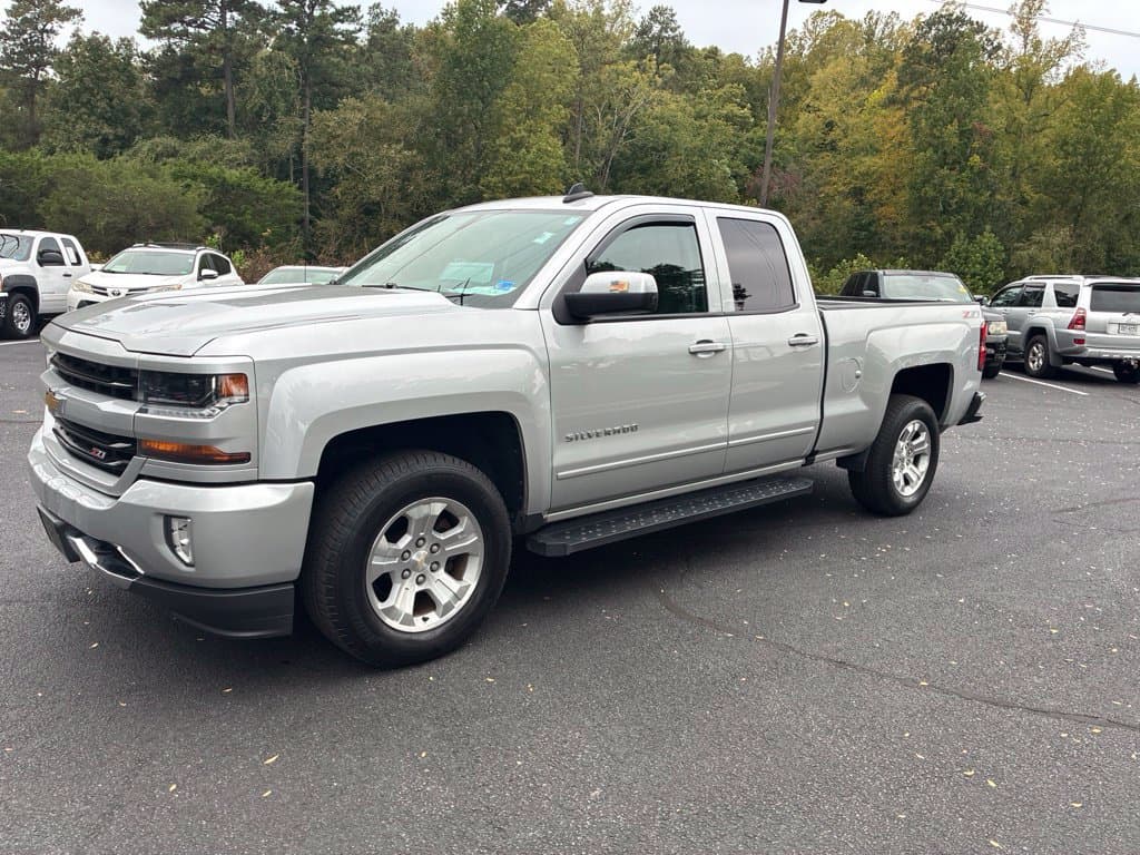 2016 Chevrolet Silverado 1500 LT — photo 1 of 13