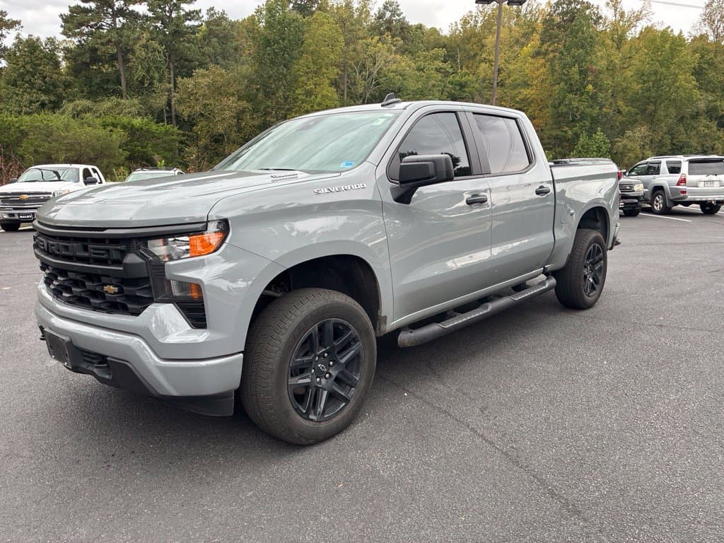 2025 Chevrolet Silverado 1500 Custom — photo 1 of 13