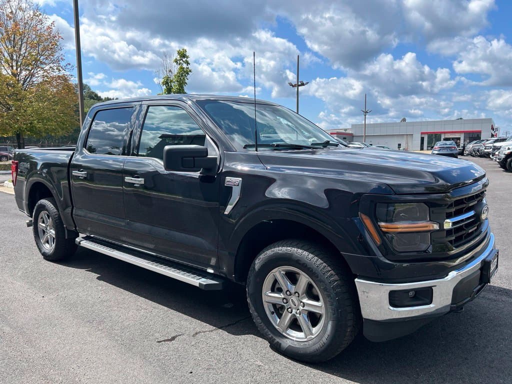 2025 Ford F-150 XLT — photo 1 of 13