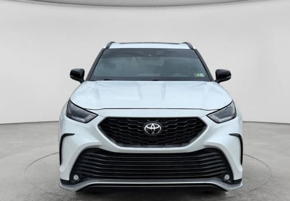 2022 Toyota Highlander XSE — photo 1 of 9