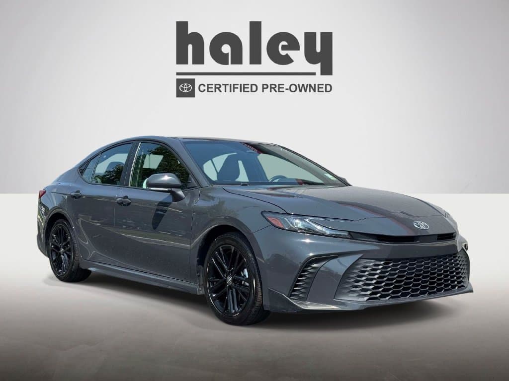 2025 Toyota Camry SE — photo 1 of 27