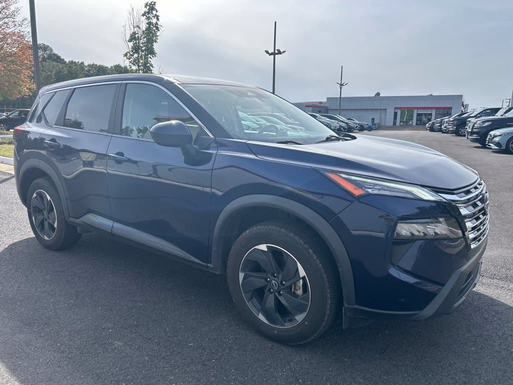 2024 Nissan Rogue SV — photo 1 of 15