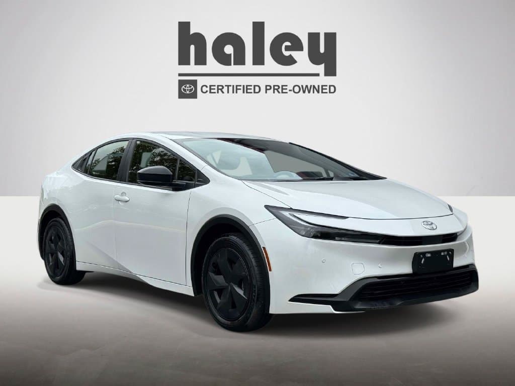 2026 Toyota Prius LE — photo 1 of 28