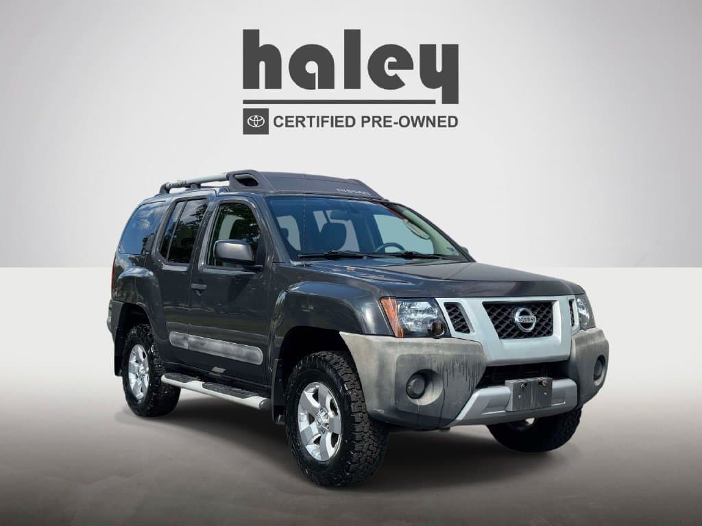 2011 Nissan Xterra S — photo 1 of 28