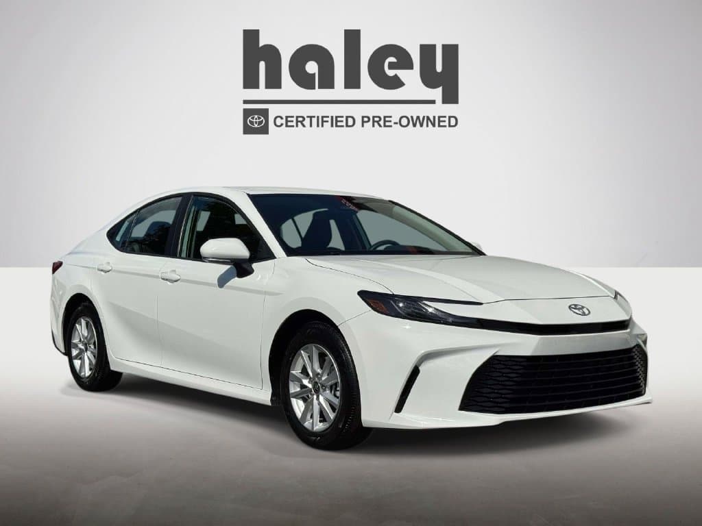 2026 Toyota Camry LE — photo 1 of 28