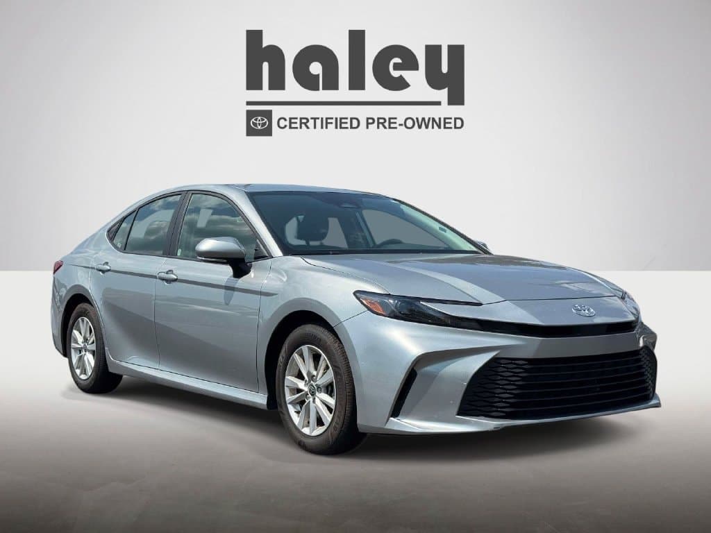 2026 Toyota Camry LE — photo 1 of 28