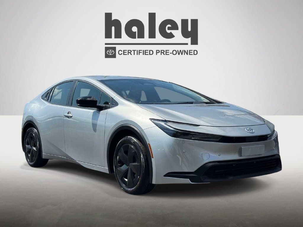 2026 Toyota Prius LE — photo 1 of 27