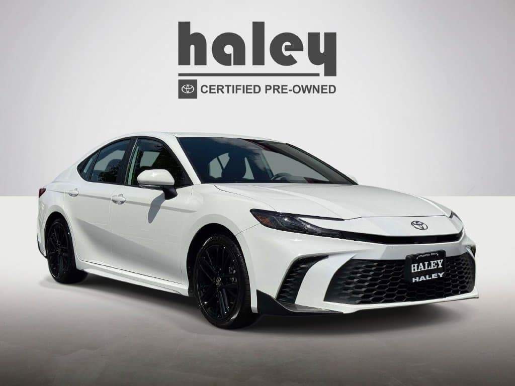 2025 Toyota Camry SE — photo 1 of 27