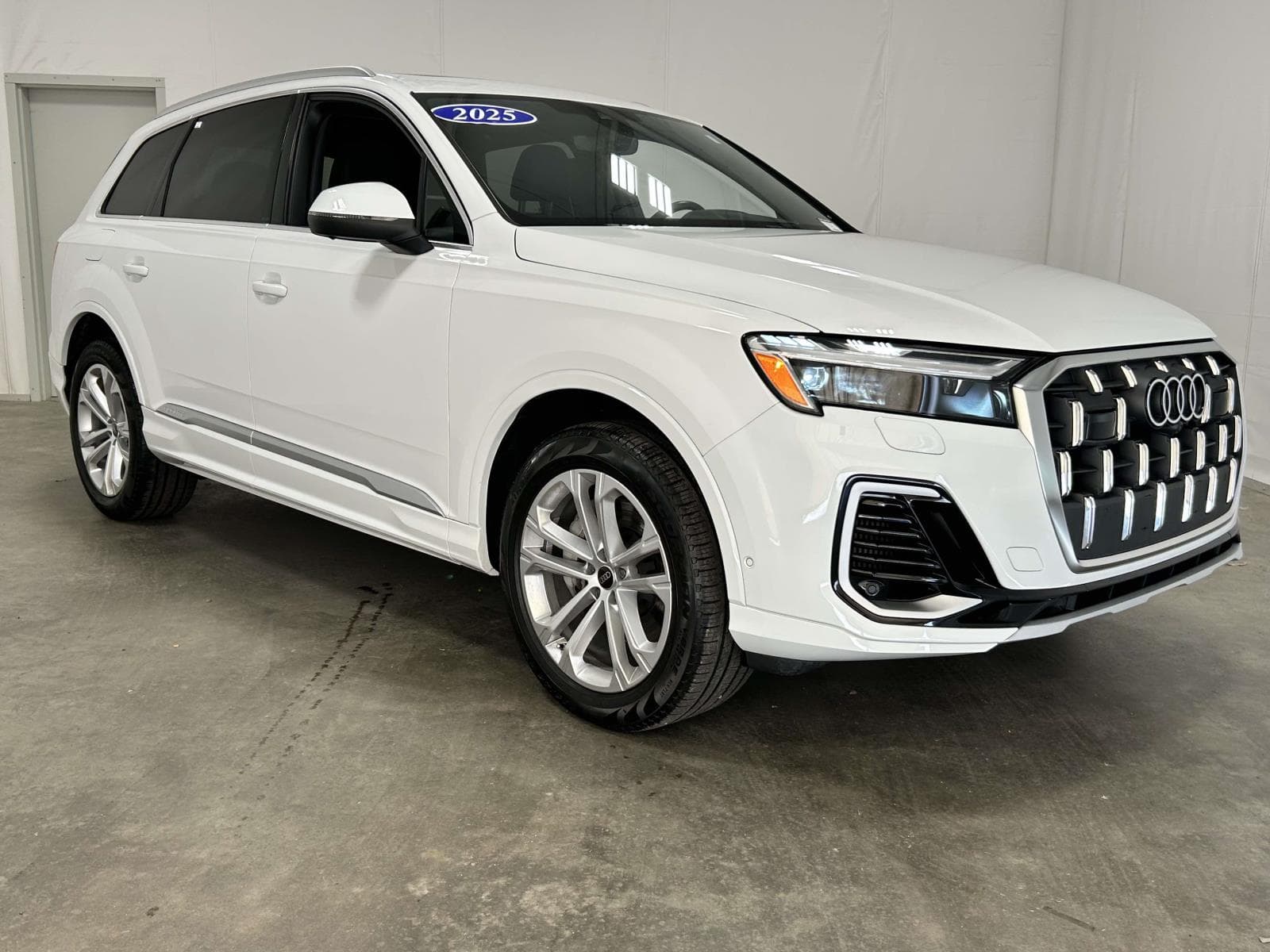 2025 Audi Q7 Premium Plus — photo 1 of 22