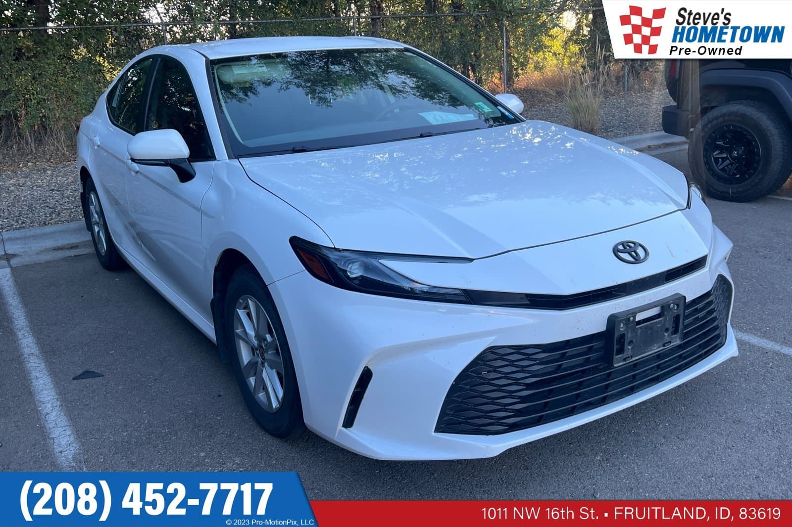 2025 Toyota Camry LE — photo 1 of 3