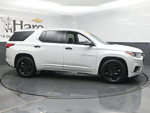 2020 Chevrolet Traverse Premier — photo 1 of 65