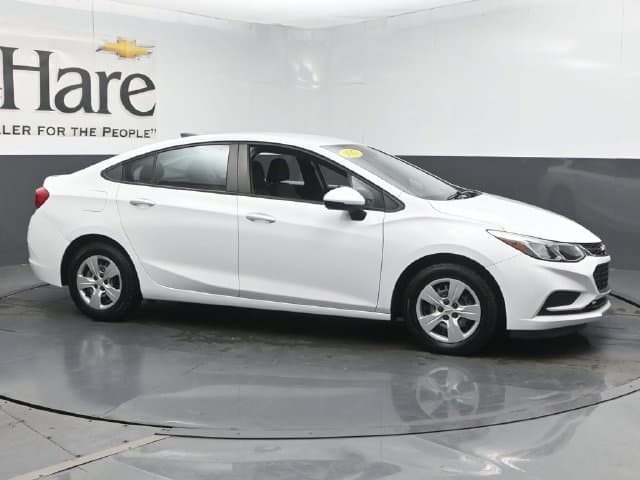 2017 Chevrolet Cruze LS — photo 1 of 62