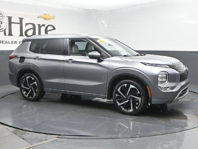 2023 Mitsubishi Outlander SEL — photo 1 of 64