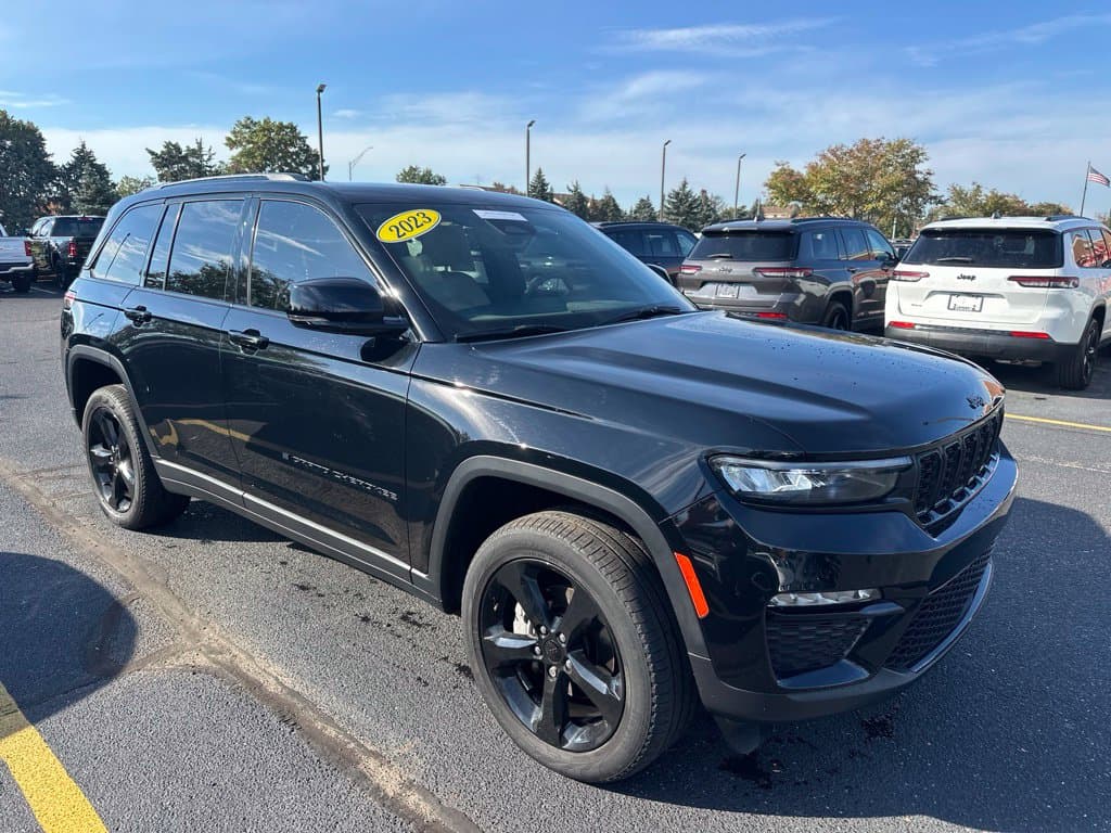 2023 Jeep Grand Cherokee Limited — photo 1 of 20