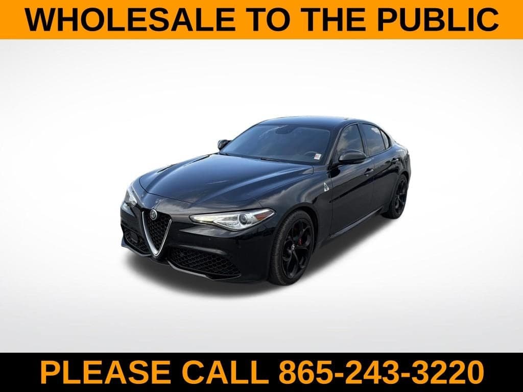 2017 Alfa Romeo Giulia Ti — photo 1 of 28