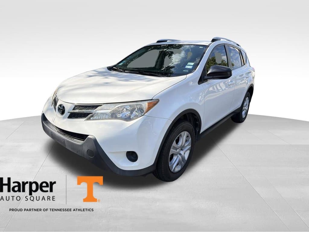 2015 Toyota RAV4 LE — photo 1 of 18