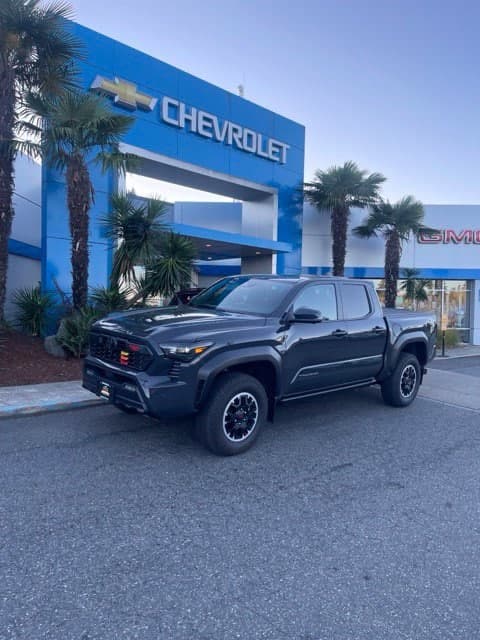 2024 Toyota Tacoma 4WD TRD Off Road — photo 1 of 3