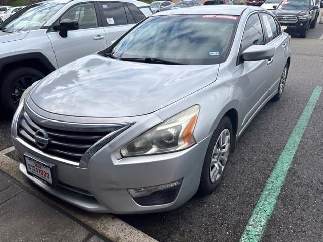 2013 Nissan Altima 2.5 S — photo 1 of 8