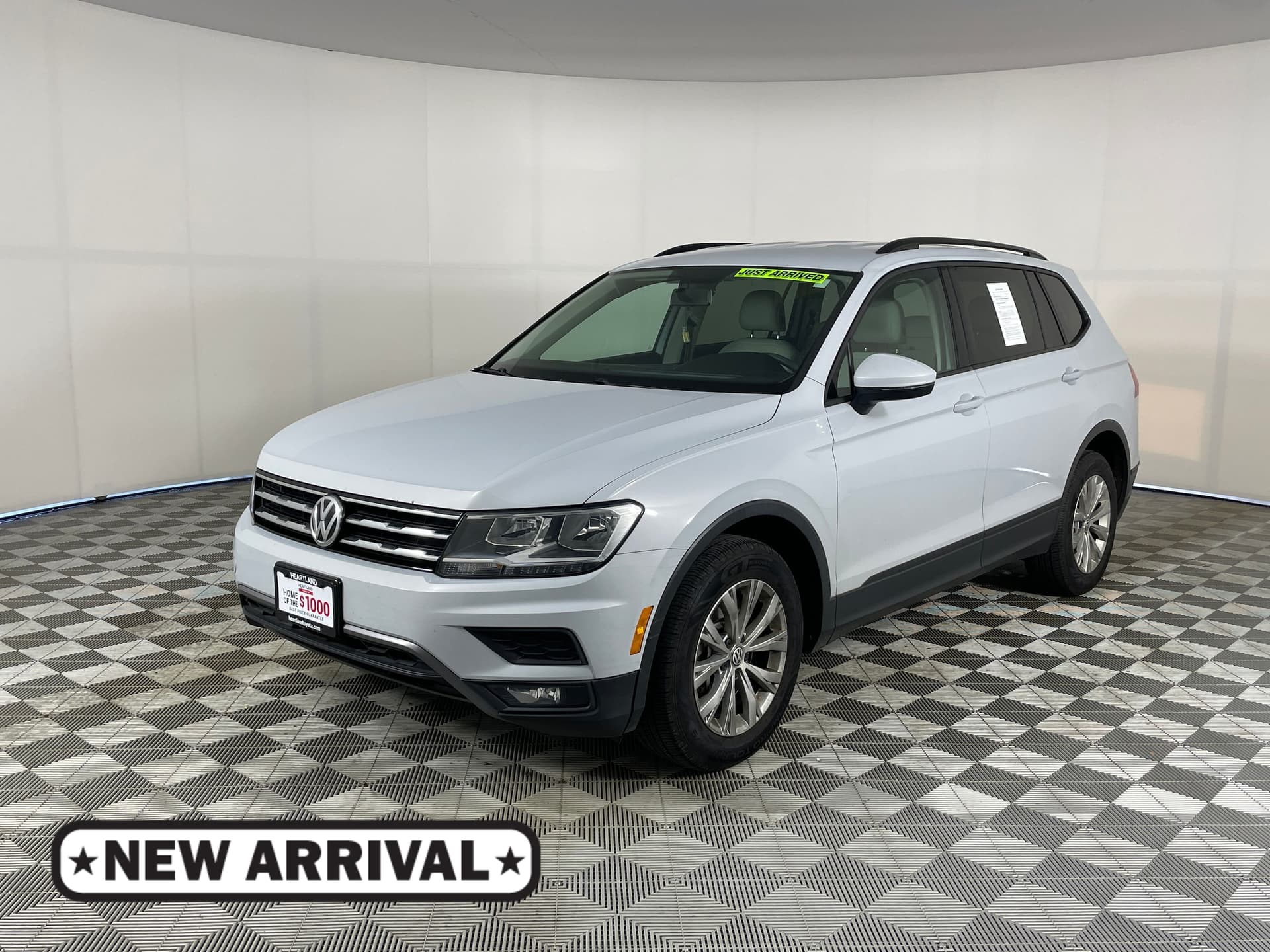 2018 Volkswagen Tiguan Base — photo 1 of 18