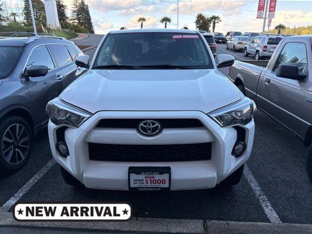2019 Toyota 4Runner SR5 — photo 1 of 8