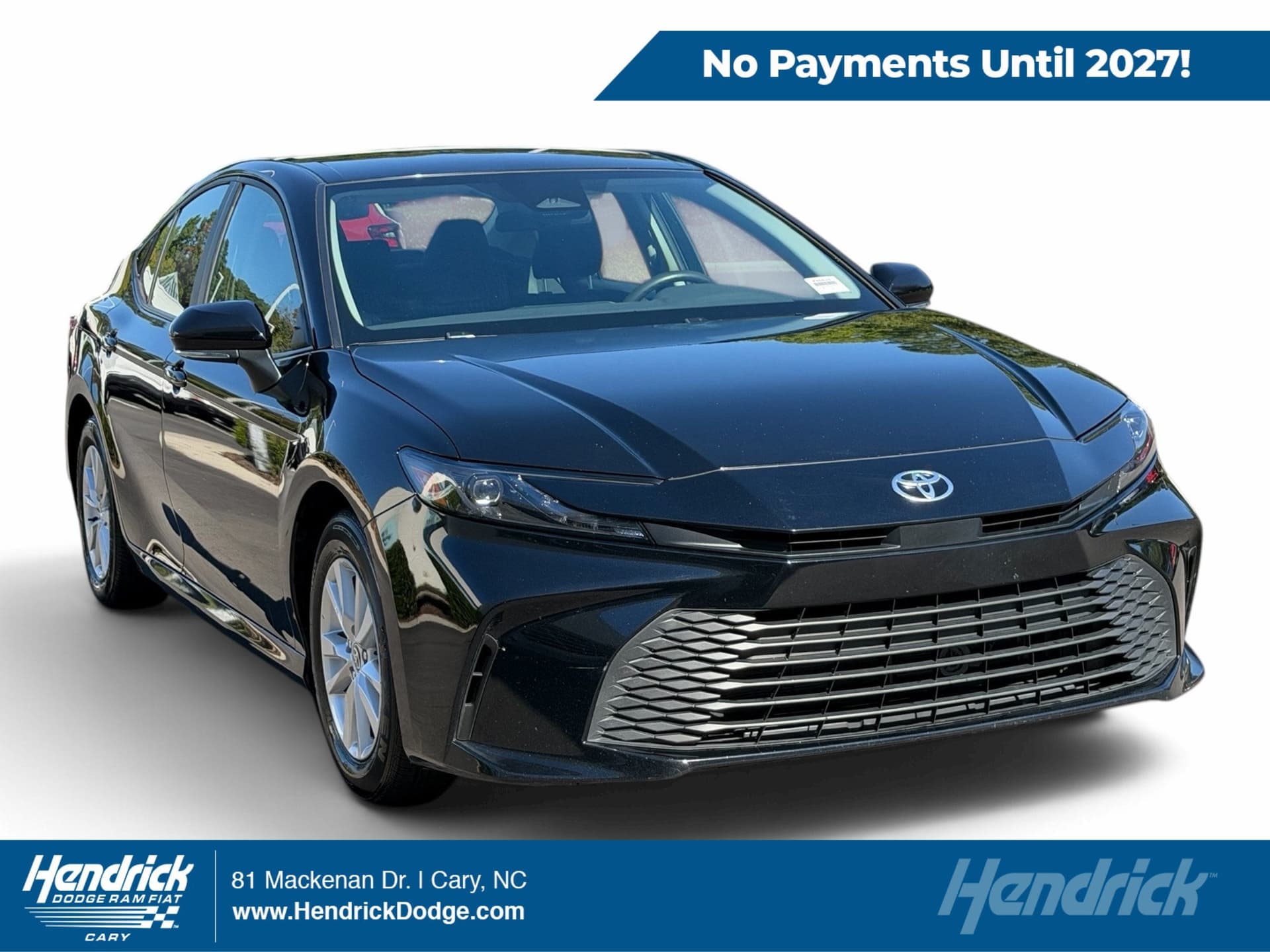 2025 Toyota Camry LE — photo 1 of 35