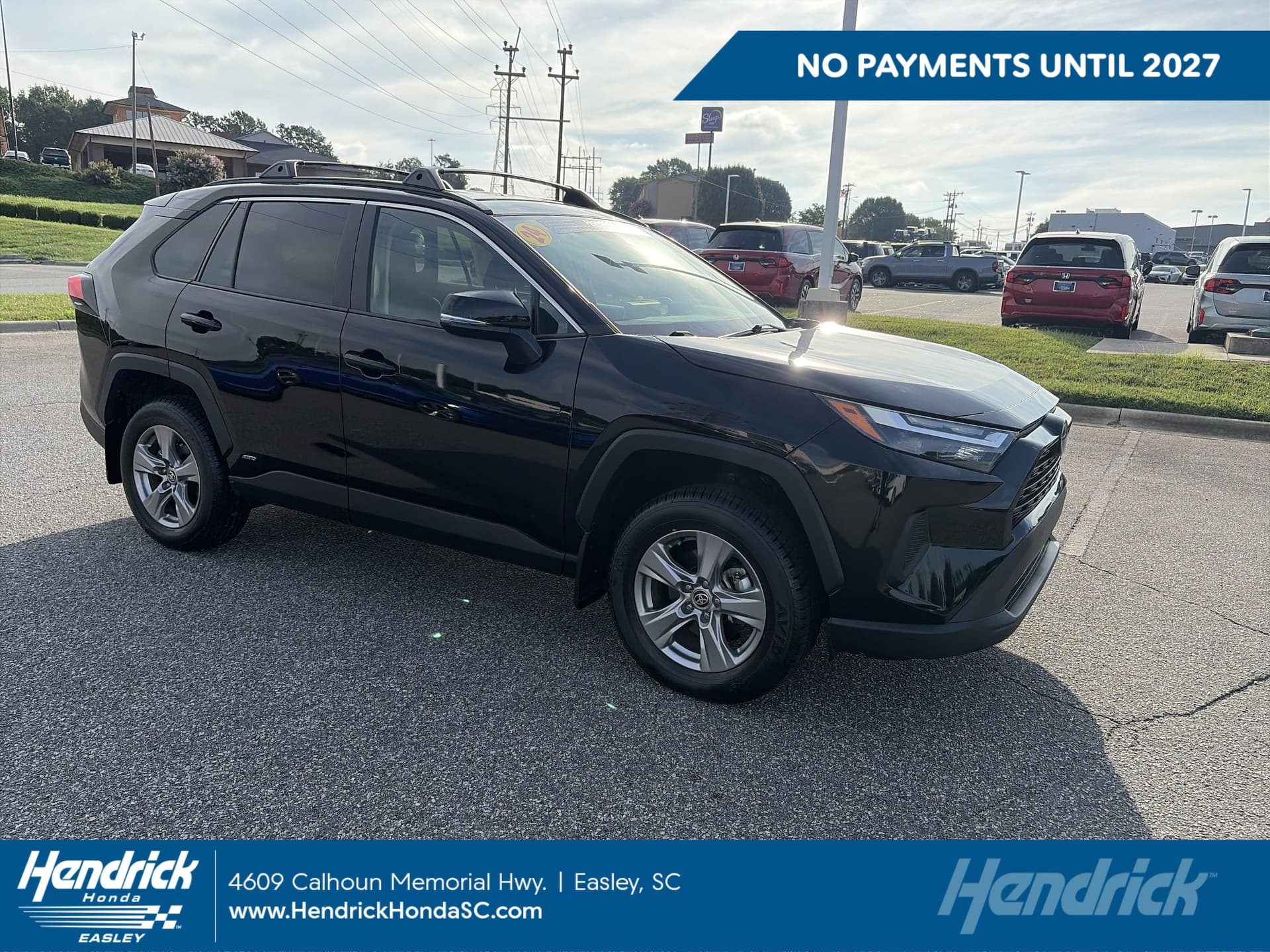 2024 Toyota RAV4 Hybrid XLE — photo 1 of 37