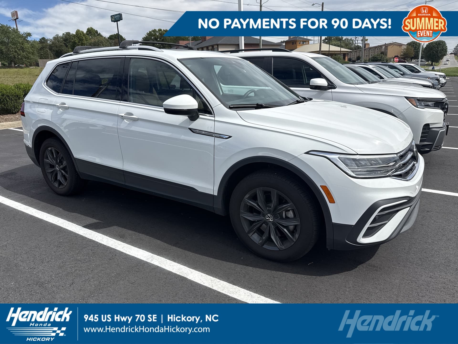 2024 Volkswagen Tiguan Base — photo 1 of 11