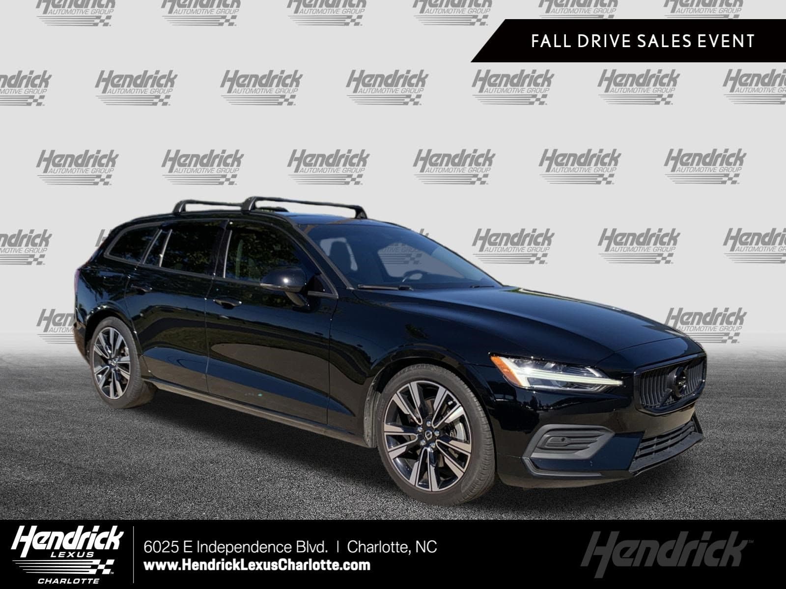 2020 Volvo V60 Momentum — photo 1 of 36