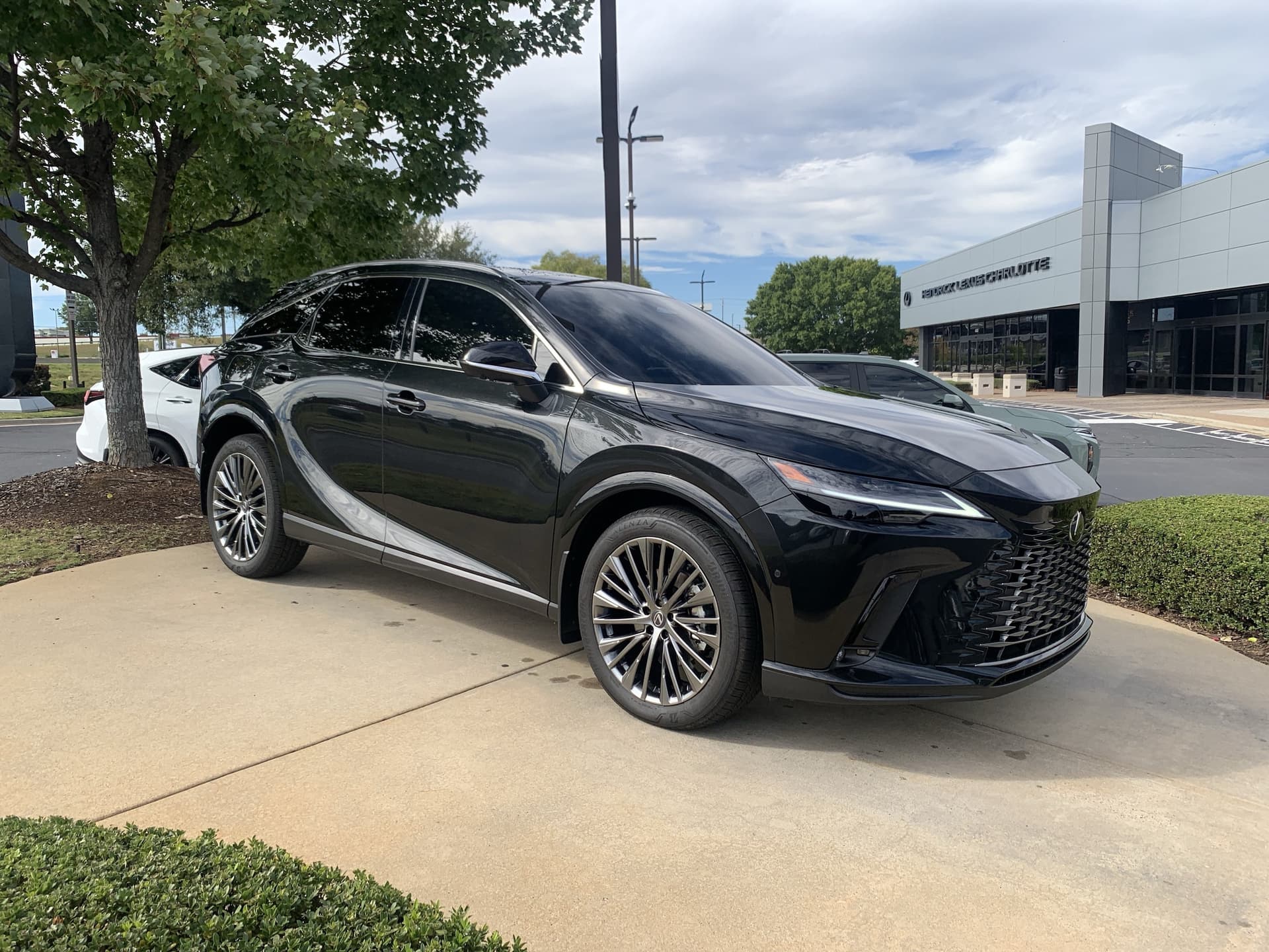 2026 Lexus RX RX 450h+ Luxury — photo 1 of 29